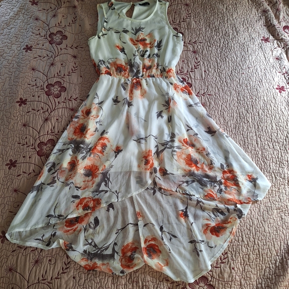 As U Wish| Floral Dress Size S - Picture 3 of 16